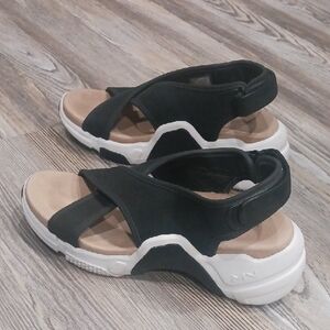 Mark Nason Women's Black and White Chunky Block Midsole Sandals Size 7.5